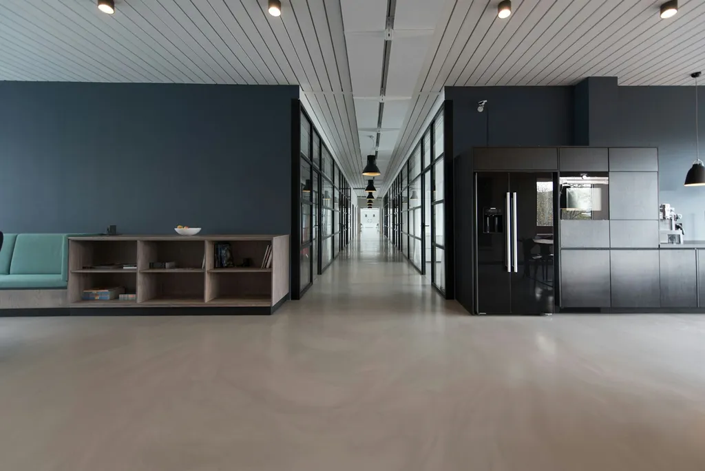 Restructuration du groupe en holding